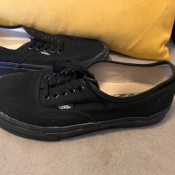 Vans - Picture 3 of 4